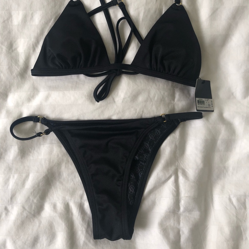 Victoria’s Secret bikini set